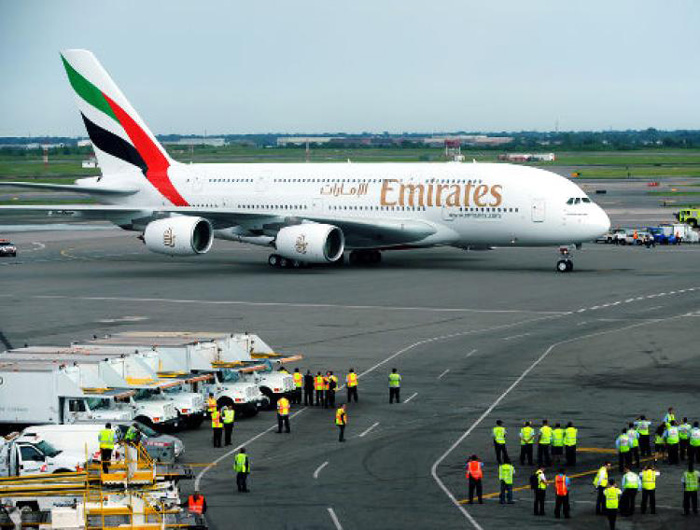 Mỹ chặn máy bay chở hơn 100 hành khách nhiễm bệnh từ Dubai tới New York