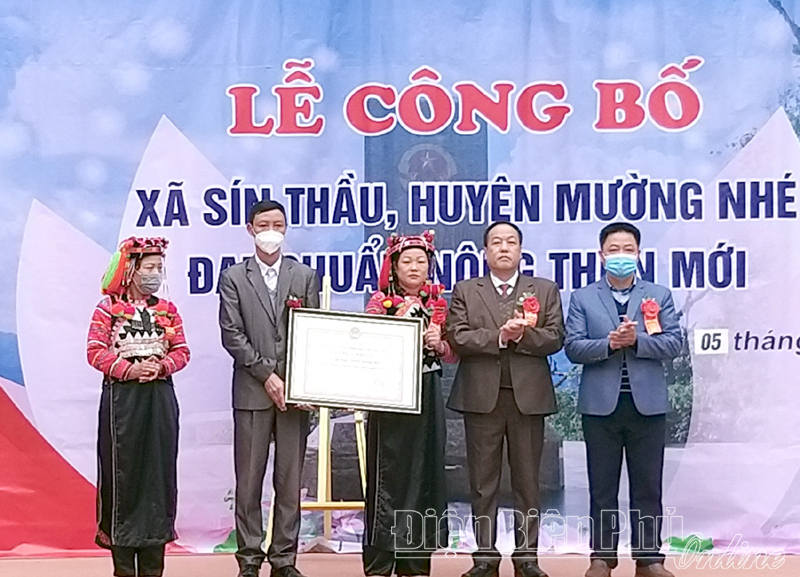 Xã Sín Thầu đón nhận Danh hiệu "Xã đạt chuẩn nông thôn mới"