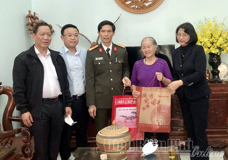 Đại tá Ngô Thanh Bình, Giám đốc Công an tỉnh thăm, chúc tết một số đơn vị, gia đình chính sách