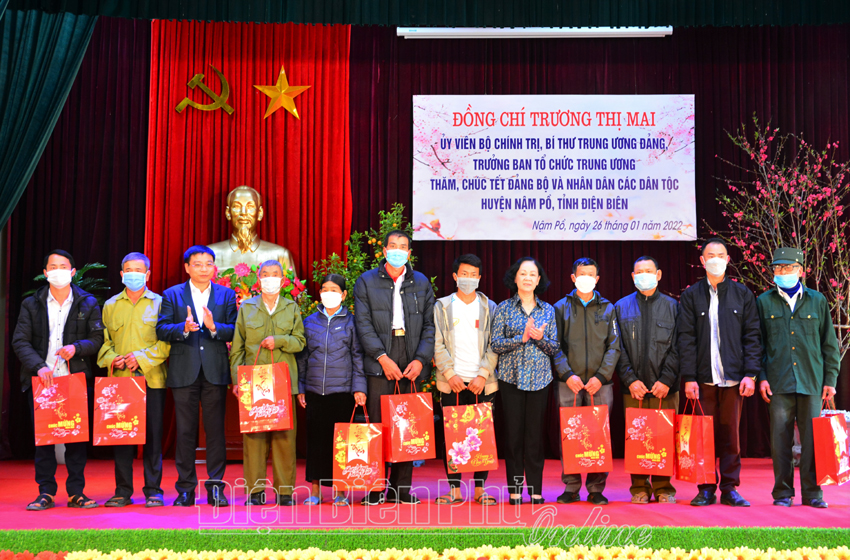 Trưởng ban Tổ chức Trung ương Trương Thị Mai thăm, chúc tết huyện Nậm Pồ