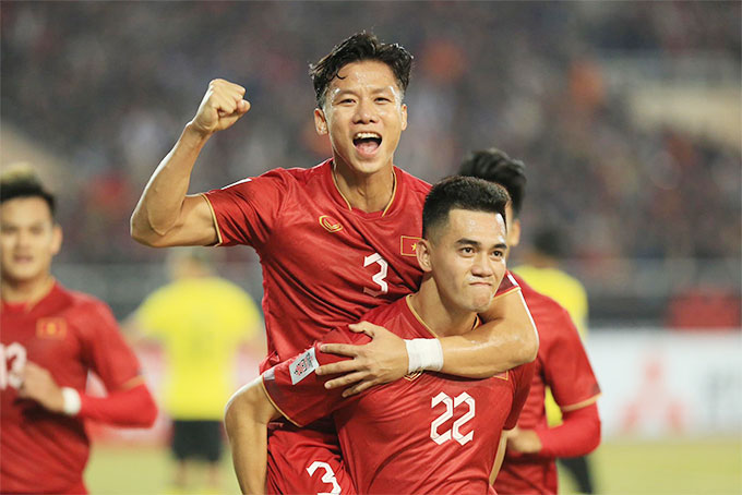 Thắng 3-0 trước Malaysia, Việt Nam vững ngôi đầu bảng