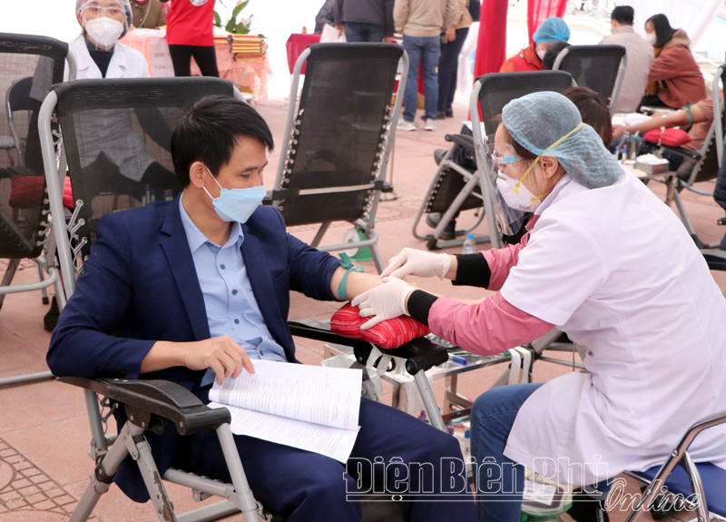 Điện Biên tiếp nhận 200 đơn vị máu tại Ngày hội Xuân hồng 2022