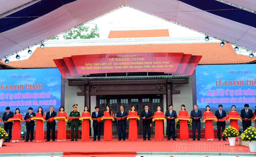 Chủ tịch nước Nguyễn Xuân Phúc dự khánh thành Đền thờ liệt sĩ tại Chiến trường Điện Biên Phủ