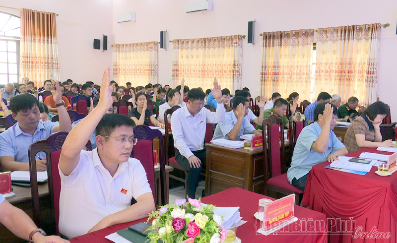 HĐND huyện Mường Chà họp kỳ thứ 6, thông qua 9 nghị quyết