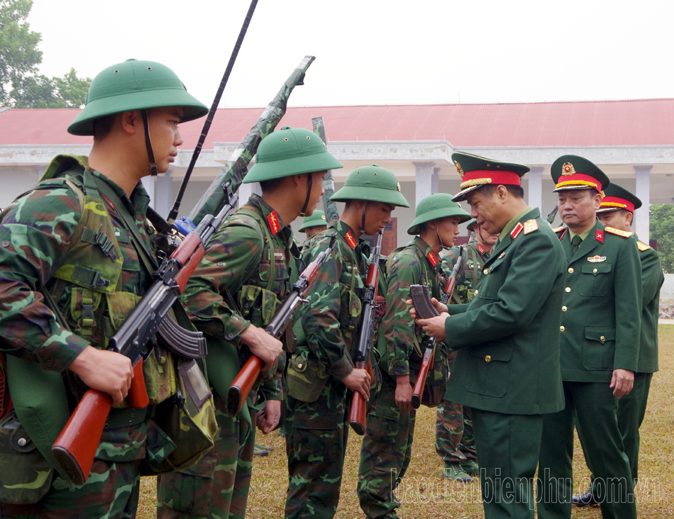 Bộ Tổng tham mưu kiểm tra sẵn sàng chiến đấu tại Điện Biên