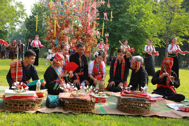 “Ngày hội hoa Ban” tại Làng Văn hóa - Du lịch các dân tộc Việt Nam