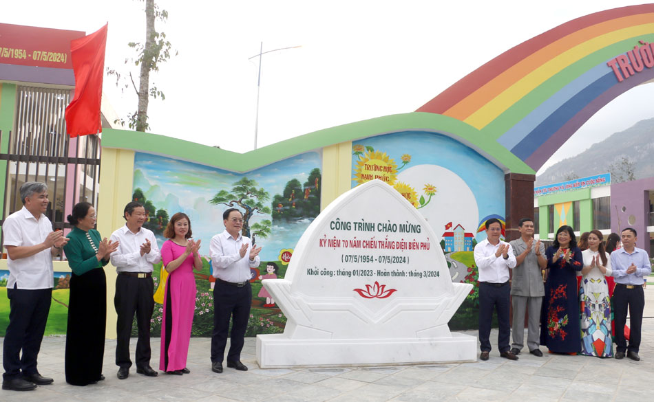 Huyện Mường Ảng khánh thành các công trình chào mừng 70 năm Chiến thắng Điện Biên Phủ 