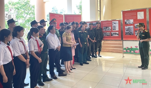 Quân khu 5 khai mạc triển lãm “Điện Biên Phủ - Sức mạnh Việt Nam và tầm vóc thời đại”