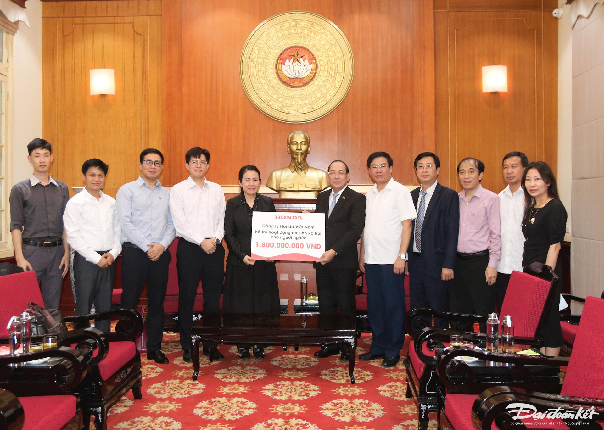 Công ty Honda Việt Nam hỗ trợ 1,8 tỷ đồng cho người nghèo tỉnh Điện Biên