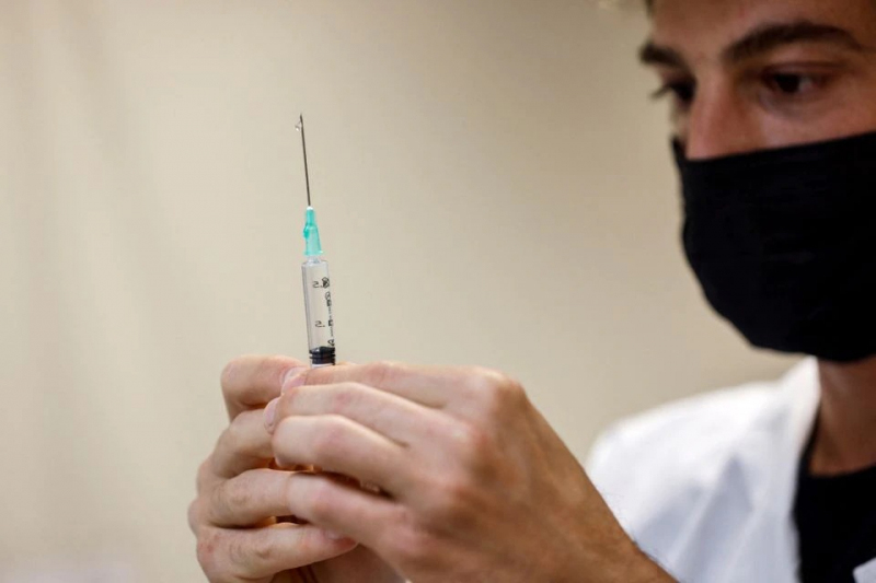 Tiêm mũi vaccine thứ 4 giúp tăng cường kháng thể lên 5 lần