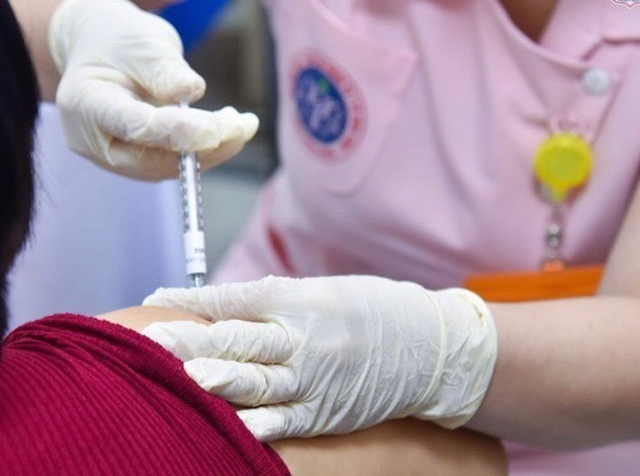 Tiêm vaccine Covid-19 sẽ giúp trẻ ngăn ngừa biến chứng nặng