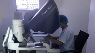 Lần đầu tiên phẫu thuật Robot điều trị ung thư thận
