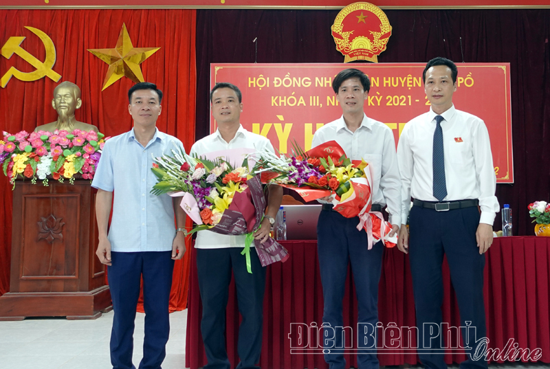 HĐND huyện Nậm Pồ họp kỳ bất thường về công tác cán bộ