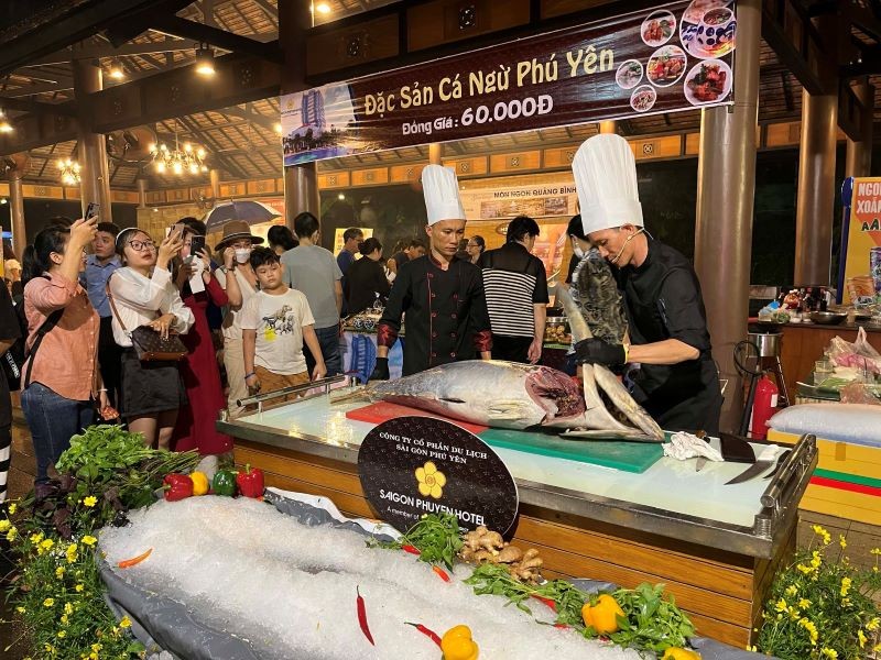 "Lễ hội Văn hóa Ẩm thực, Món ngon Saigontourist Group 2022" được trao giải “Lễ hội ẩm thực đặc sắc nhất châu Á 2022”