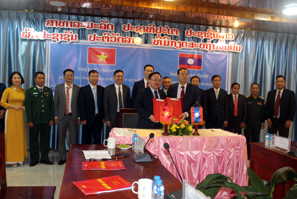 Đoàn đại biểu cấp cao tỉnh Điện Biên làm việc với Đoàn đại biểu cấp cao tỉnh Phông-sa-ly