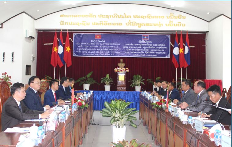Đoàn đại biểu cấp cao tỉnh Điện Biên làm việc với Đoàn đại biểu cấp cao tỉnh U-đôm-xay