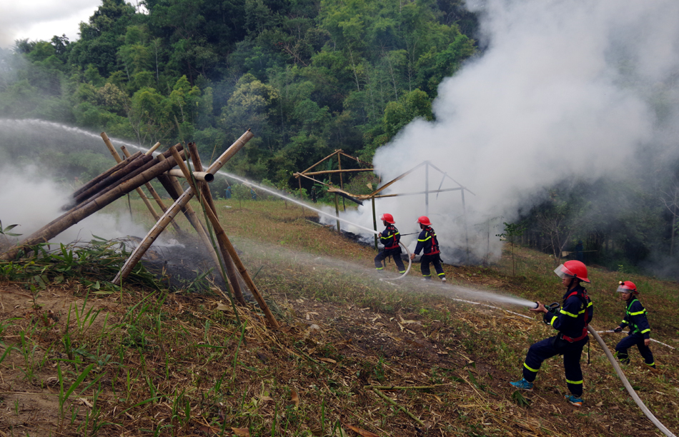 Thành phố Điện Biên Phủ diễn tập ứng phó cháy rừng và tìm kiếm cứu nạn