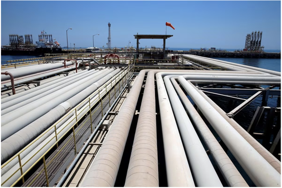Nga, Saudi Arabia tiếp tục cắt giảm sản lượng dầu