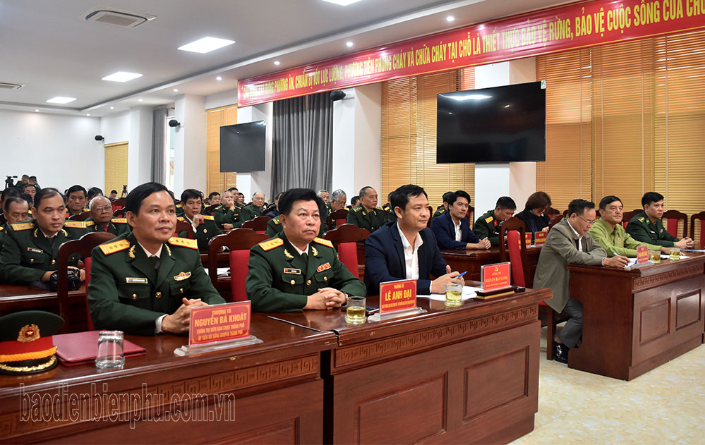 Thành phố Điện Biên Phủ gặp mặt cán bộ quân đội nghỉ hưu, nghỉ công tác