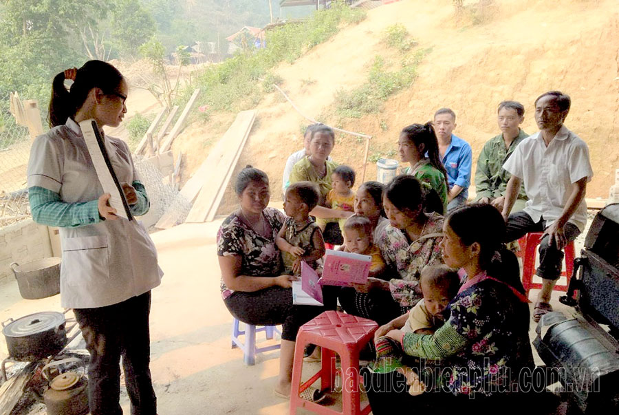Chăm sóc trẻ em vùng cao Na Tông