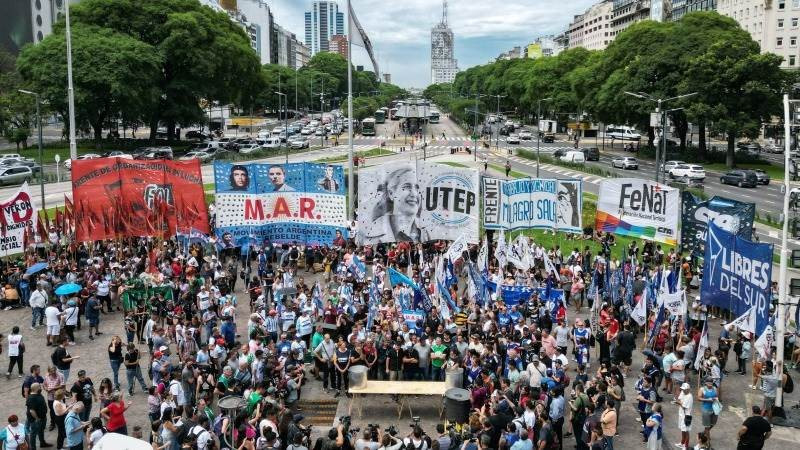 Tòa án Argentina đình chỉ chính sách lao động của tân tổng thống
