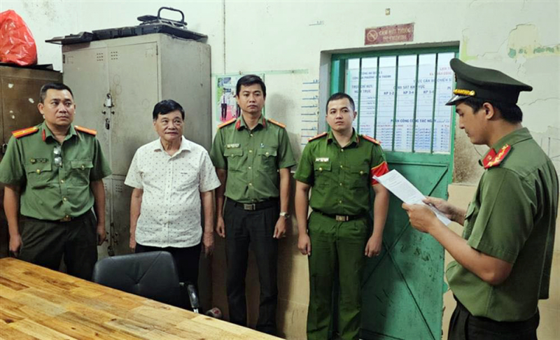Khởi tố, bắt tạm giam cựu Tổng Biên tập Báo Thanh niên Nguyễn Công Khế