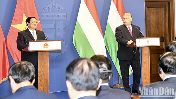 Thủ tướng Phạm Minh Chính và Thủ tướng Viktor Orbán họp báo sau hội đàm