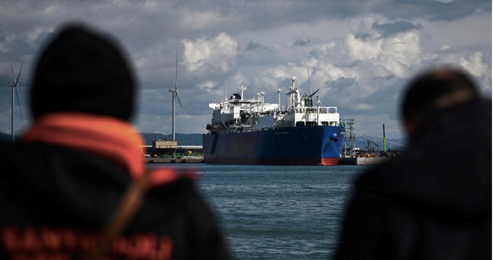 EU lần đầu tiên xem xét các biện pháp trừng phạt đối với lĩnh vực LNG của Nga